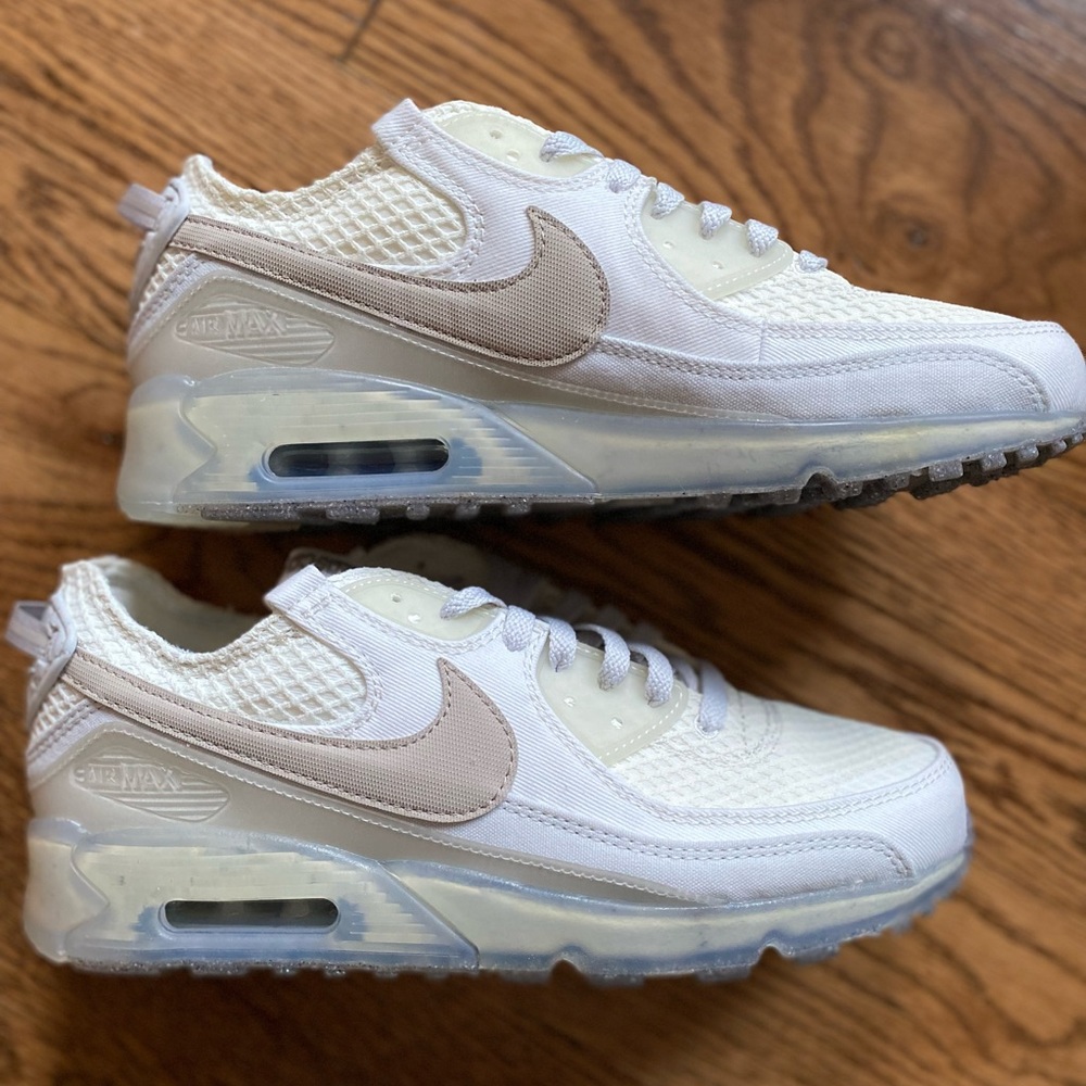 NEW!!  NIKE AIR MAX TERRASCAPE 90 - UNISEX // Men’s 9.5 // Women’s 11
